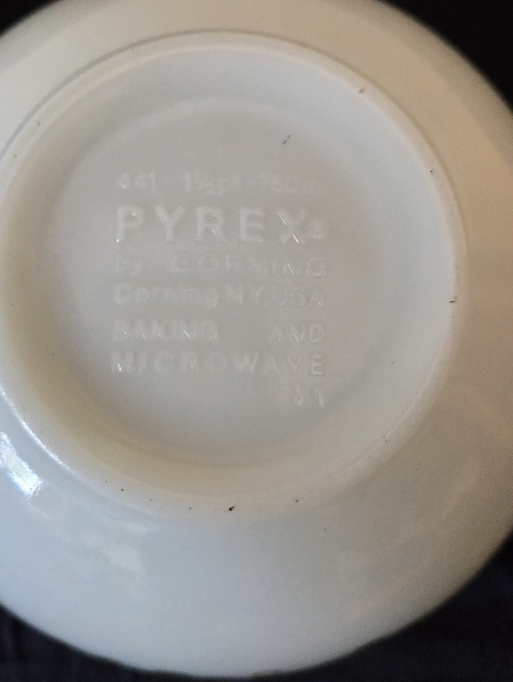 VTG Pyrex Crazy DaisyWhite Mixing Bowl with Olive Green Floral Band 1.5 Pint - Picture 5 of 6